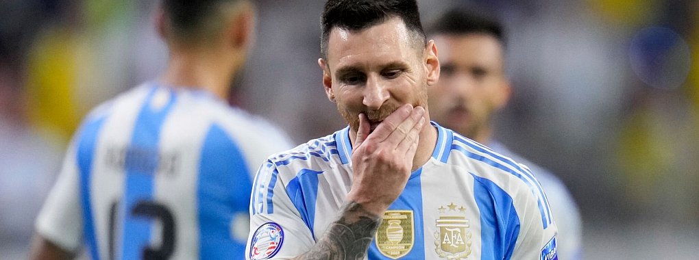 Lionel Messi vergab einen Elfmeter, kam aber mit Argentinien trotzdem weiter. - &copy; Julio Cortez/AP/dpa