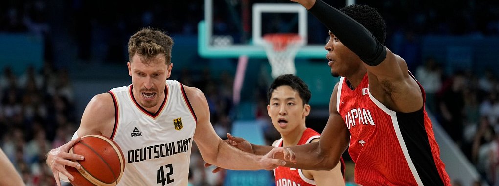 Andreas Obst wird den deutschen Basketballern gegen Schweden fehlen. - © Mark J. Terrill/AP