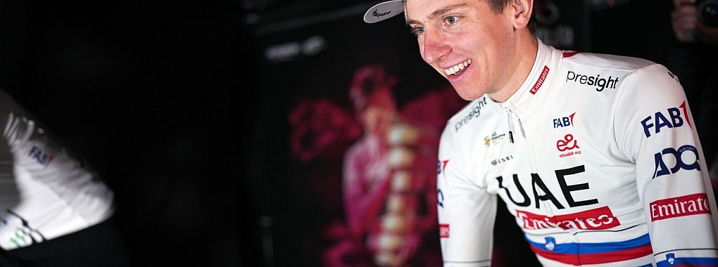 Tadej Pogacar bei der Teamvorstellung in Turin. - &copy; Marco Alpozzi/LaPresse via ZUMA Press/dpa