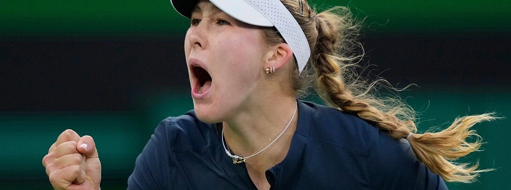 Steht einen Monat nach ihrem Sieg in Dubai erneut im Finale eines Masters: Die erst 17 Jahre alte Mirra Andrejewa. - © Mark J. Terrill/AP/dpa