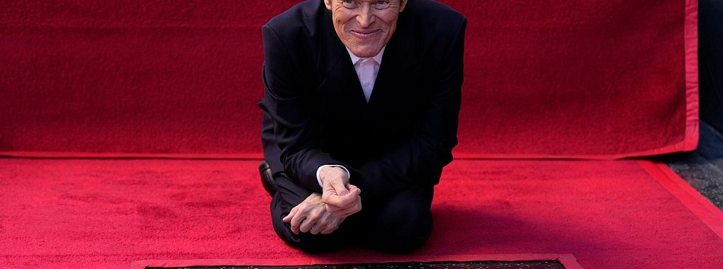 Willem Dafoe bekommt seinen Stern auf dem Hollywood &laquo;Walk of Fame&raquo;. - &copy; Chris Pizzello/AP/dpa