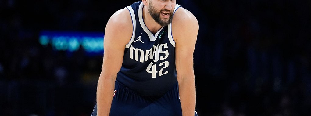 Maxi Kleber hat sich vor dem Beginn der Vorbereitung auf die NBA-Saison verletzt. - © Marcio Jose Sanchez/AP/dpa