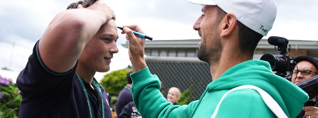 Novak Djokovic hat bisher sieben Mal Wimbledon gewonnen. - &copy; Aaron Chown/PA Wire/dpa