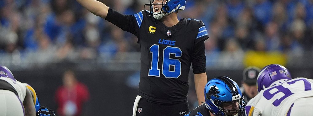 Quarterback Jared Goff warf erstmals seit Anfang November wieder mehr als eine Interception. - © Charlie Riedel/AP/dpa