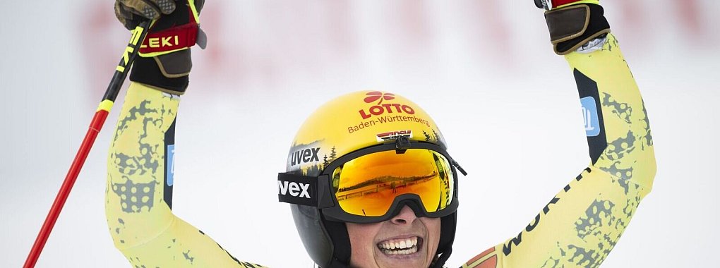 Daniela Maier jubelt über den dritten Platz. - © Gian Ehrenzeller/KEYSTONE/dpa