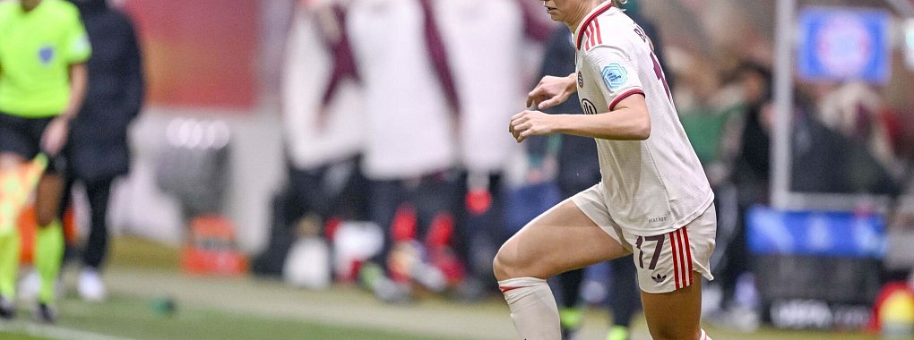 Klara Bühl verlängerte beim FC Bayern. - © Harry Langer/dpa