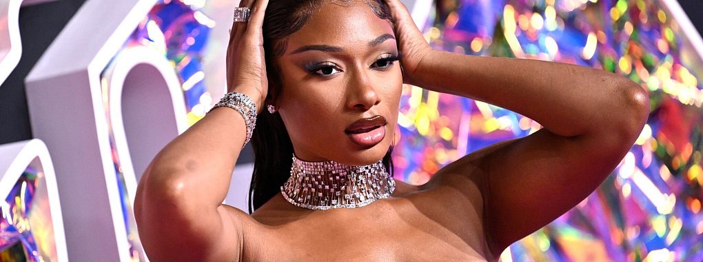 Megan Thee Stallion wird als Gastgeberin auf der Bühne stehen. (Archivbild) - © Evan Agostini/Invision/AP/dpa