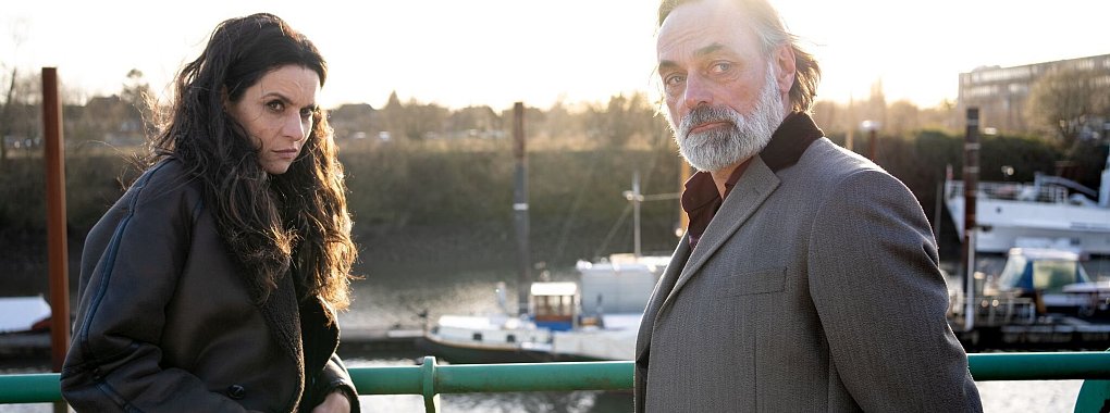 Luisa Vizzante (Liane Forestieri) versucht Toni Vizzante (Peter Benedict) im ZDF-Krimi «Helen Dorn - Der deutsche Sizilianer» zu überzeugen, aus Deutschland zu verschwinden. - © Georges Pauly/ZDF/dpa