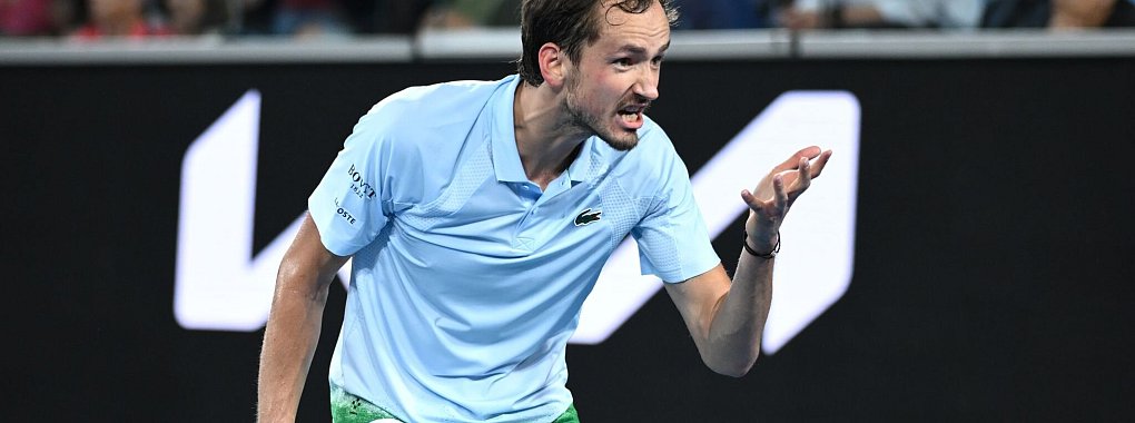 Daniil Medwedew hatte bei seinem Zweitrunden-Aus seine Emotionen nicht im Griff - © Joel Carrett/AAP/dpa