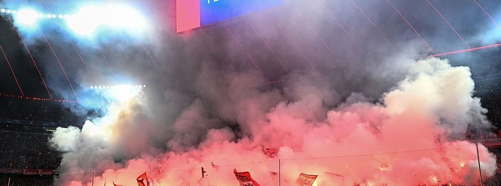 Das Z&uuml;nden von Pyrotechnik k&ouml;nnte f&uuml;r den FC Bayern ein Nachspiel haben. - &copy; Tom Weller/dpa