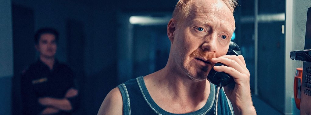 «Inkasso Heinzi» (Simon Schwarz) ist eine beliebte Kultfigur aus dem Wiener «Tatort». - © Hubert Mican/ARD Degeto Film/ORF/dpa