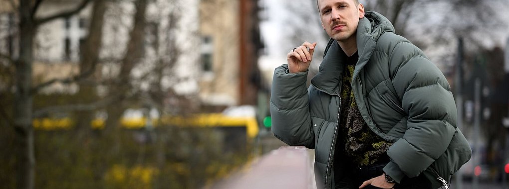 Lukas Strobel ist besser bekannt als der Rapper Alligatoah. - &copy; Bernd von Jutrczenka/dpa