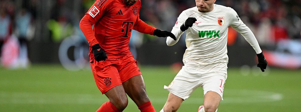Serge Gnabry (l) trainiert wieder mit der Münchner Mannschaft. - © Sven Hoppe/dpa