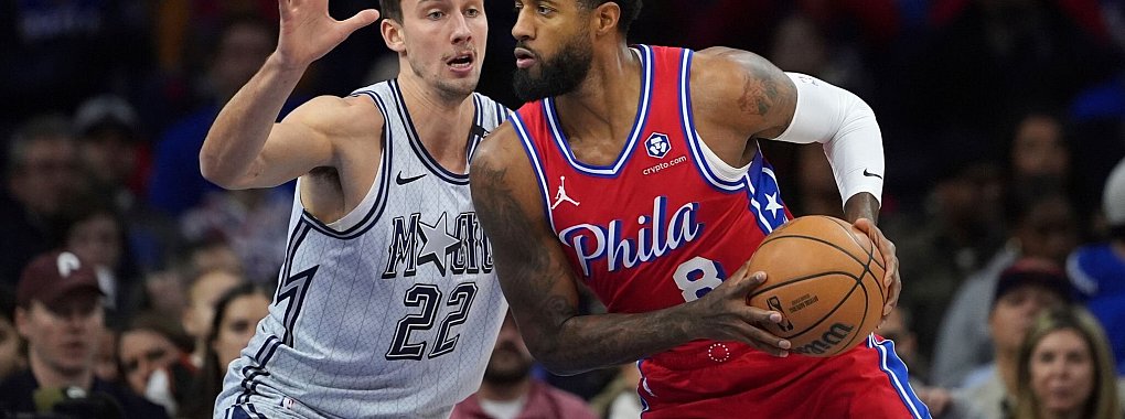 Franz Wagner (l.) und die Orlando Magic unterlagen Paul Georges Philadelphia 76ers nach einem schwachen zweiten Viertel. - © Matt Slocum/AP/dpa