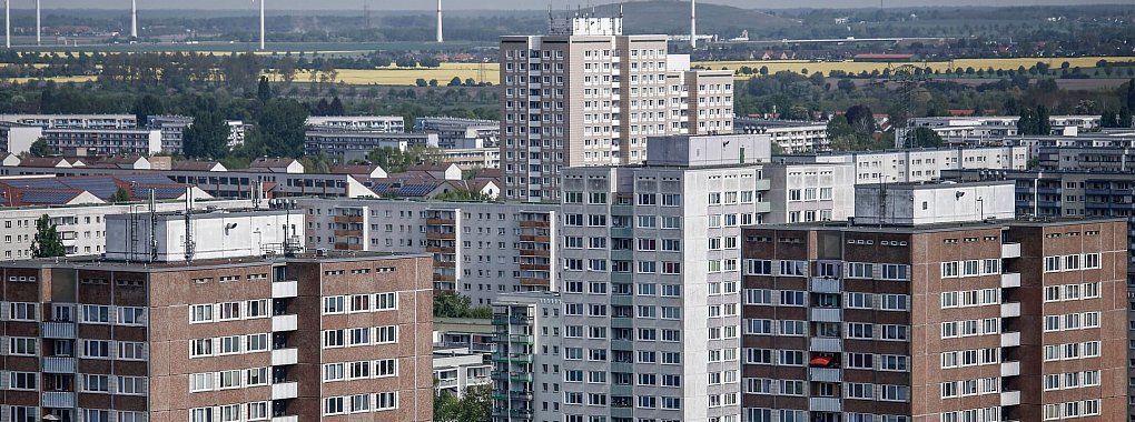 Berlin-Marzahn kann zum Ort der Befreiung werden - zumindest für die Erzählerin in «Die vorletzte Frau». (Archivbild) - © Carsten Koall/dpa