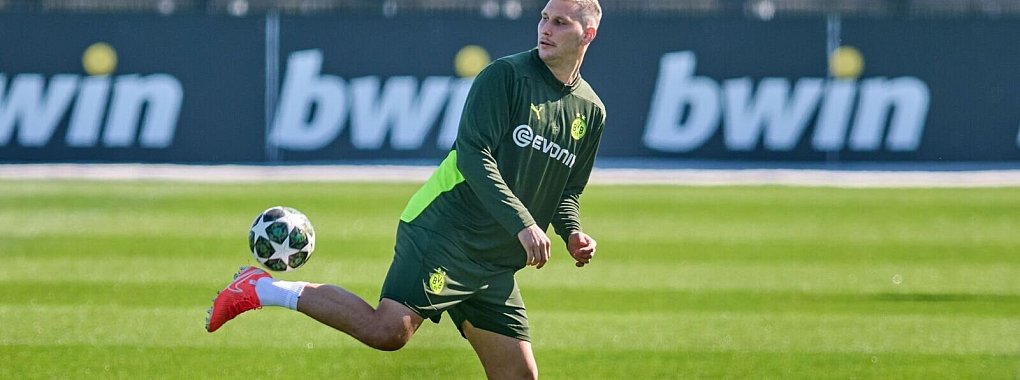 Muss der angeschlagene Niklas Süle wegen der Defensiv-Not in Barcelona ran? - © Bernd Thissen/dpa