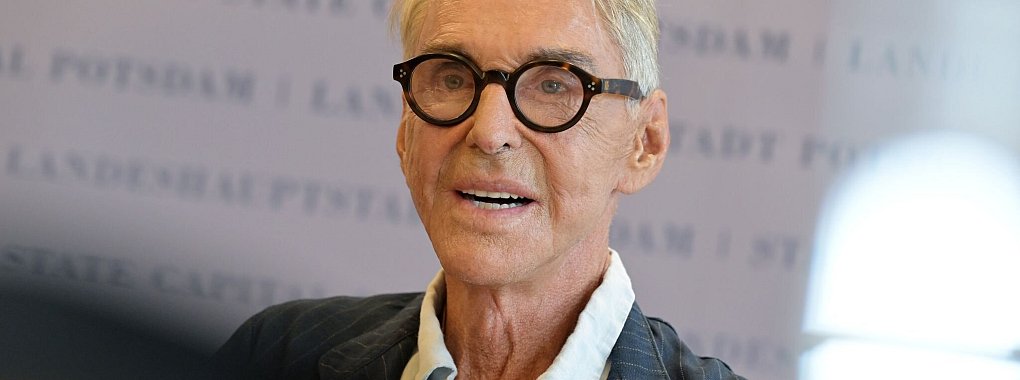 Modedesigner Wolfgang Joop hat ein positives Verhältnis zu Arbeit. (Archivbild) - © Michael Bahlo/dpa