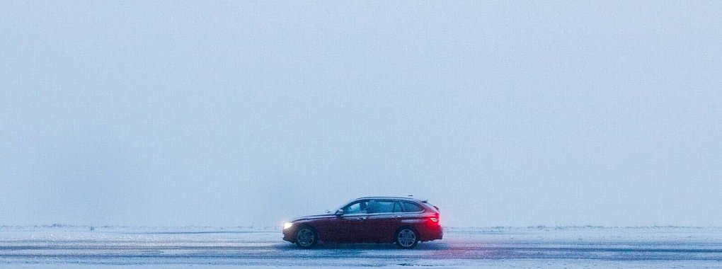 Winterliche Stra&szlig;e - &copy; Foto: Philipp von Ditfurth/dpa/dpa-tmn