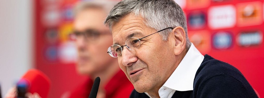 Herbert Hainer lockt Joshua Kimmich bei Vertragsverlängerung mit Kapitänsamt. - © Lukas Barth/dpa