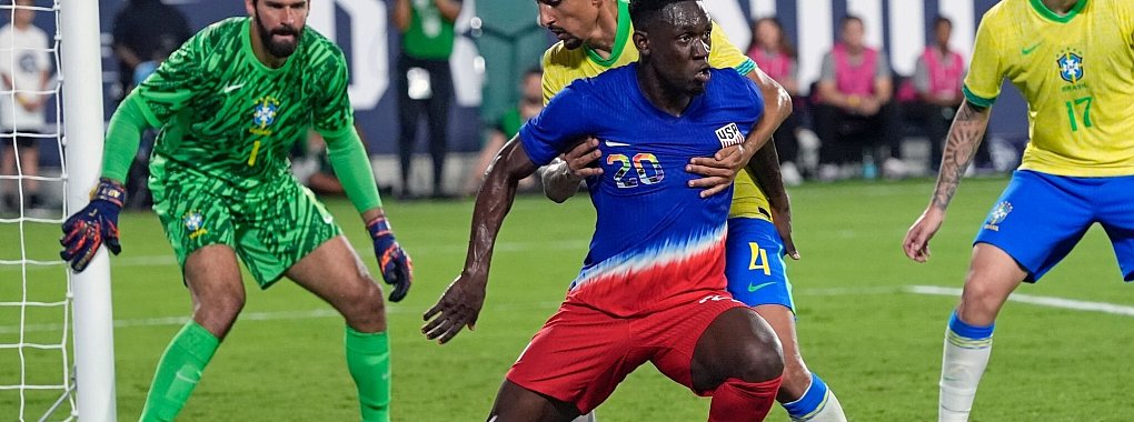 Das Testspiel zwischen den USA und Brasilien endete 1:1. - &copy; John Raoux/AP/dpa