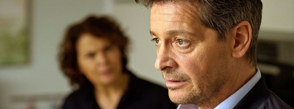 In der Ehe der Mittfünfziger Patrick und Julia ist sexuell der Ofen aus. - © Bernd Spauke/SWR/Hager Moss Film/dpa