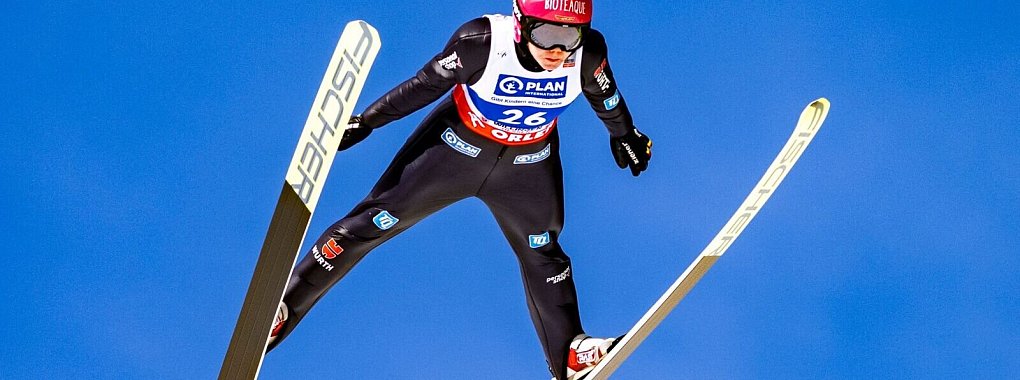 Schanzenrekord: Agnes Reisch springt in Lake Placid weit. (Archivbild) - © David Inderlied/dpa