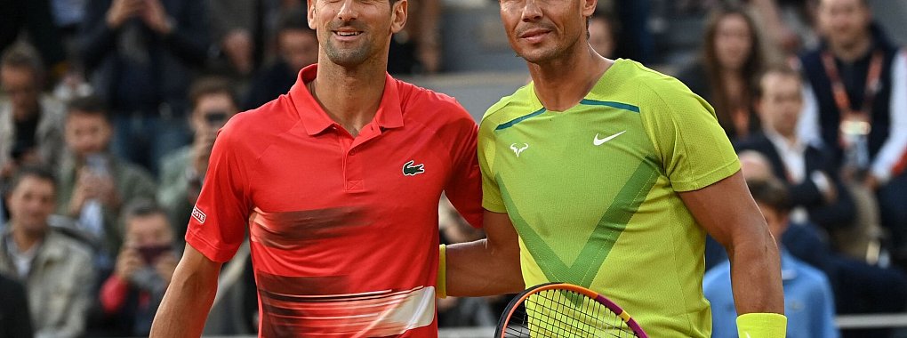Novak Djokovic (l) und Rafael Nadal sind zwei von sechs Stars beim Show-Turnier in Saudi-Arabien. - &copy; Anne-Christine Poujoulat/AFP/dpa