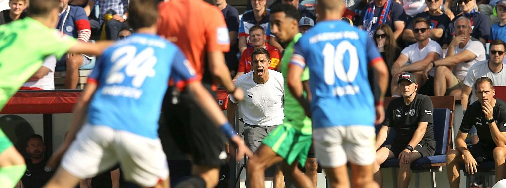 F&uuml;r das n&auml;chste Bundesliga-Spiel gesperrt: Holstein Kies Trainer Marcel Rapp- - &copy; Claus Bergmann/dpa