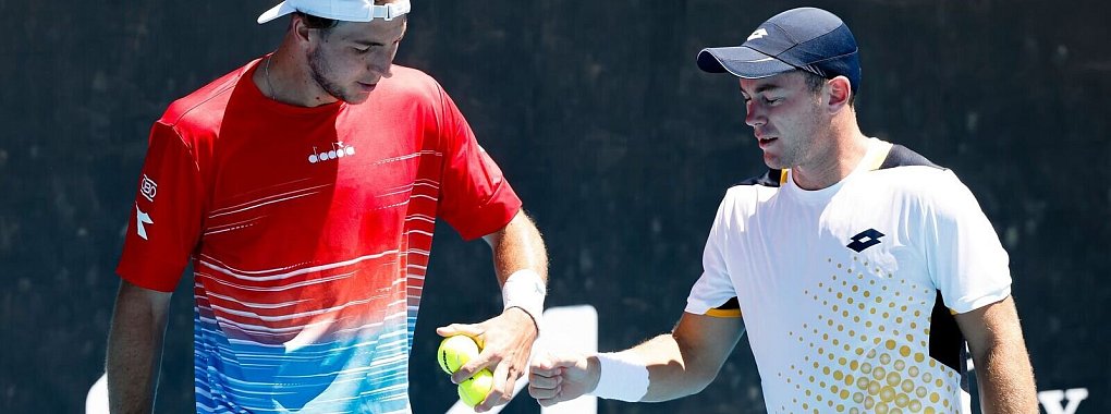 Dominik Koepfer (r) hat einen neuen Trainer. - © Frank Molter/dpa