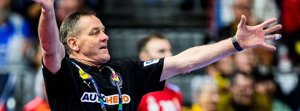 Bundestrainer Alfred Gislason will mit seinen Handballern ins EM-Halbfinale einziehen. - &copy; Tom Weller/dpa