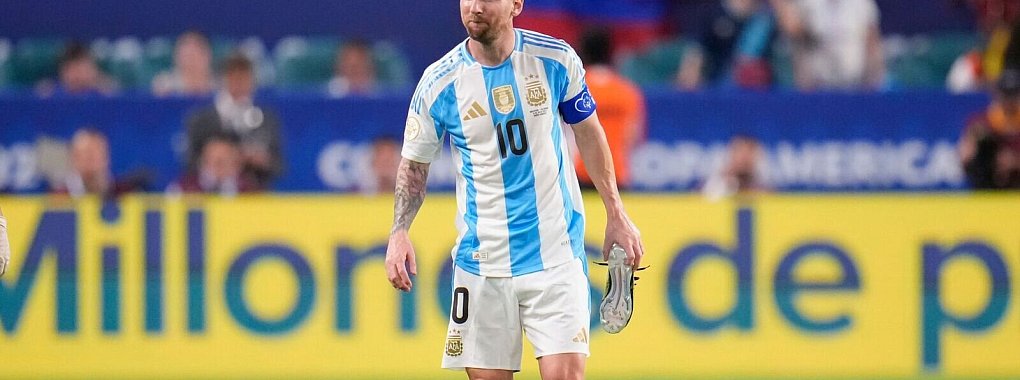 Im Finale der Copa América gegen Kolumbien verletzte sich Messi am Knöchel. - © Julio Cortez/AP/dpa