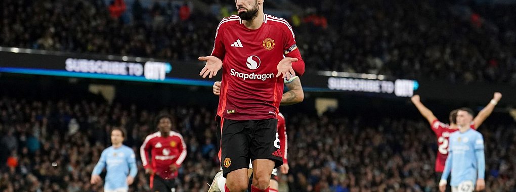 Bruno Fernandes sorgt für den Jubel in letzter Minute. - © Martin Rickett/PA Wire/dpa