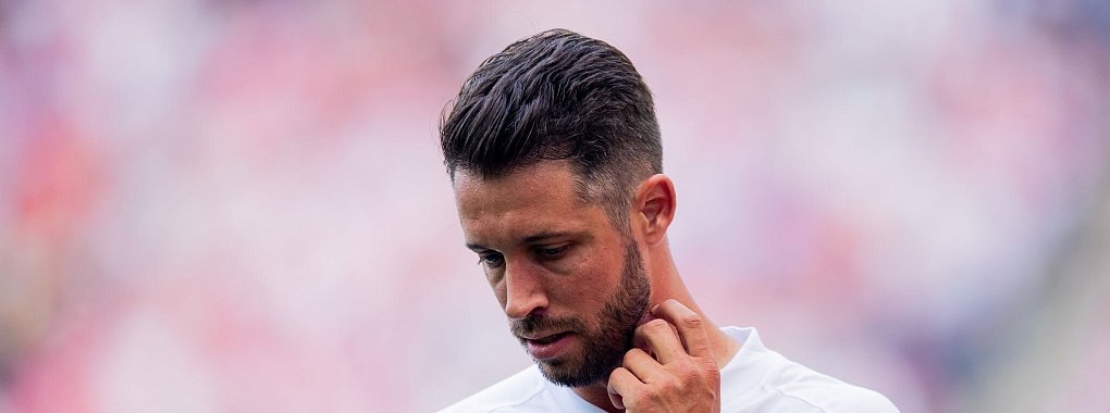 Wann Mark Uth wieder auf dem Platz stehen kann, ist offen. - &copy; Rolf Vennenbernd/dpa