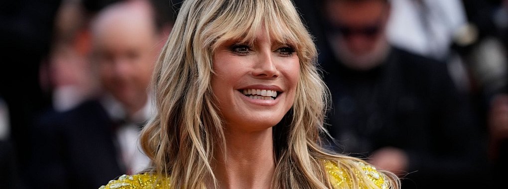 Bei der ersten Challenge mussten die Kandidatinnen und Kandidaten zu zweit vor einer Kamera posieren und Heidi Klum &uuml;berzeugen. - &copy; Scott Garfitt/AP/dpa