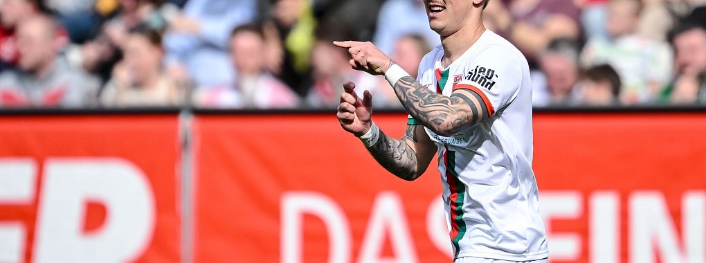 Phillip Tietz schickt &laquo;liebe Gr&uuml;&szlig;e&raquo; nach Deutschland. - &copy; Harry Langer/dpa