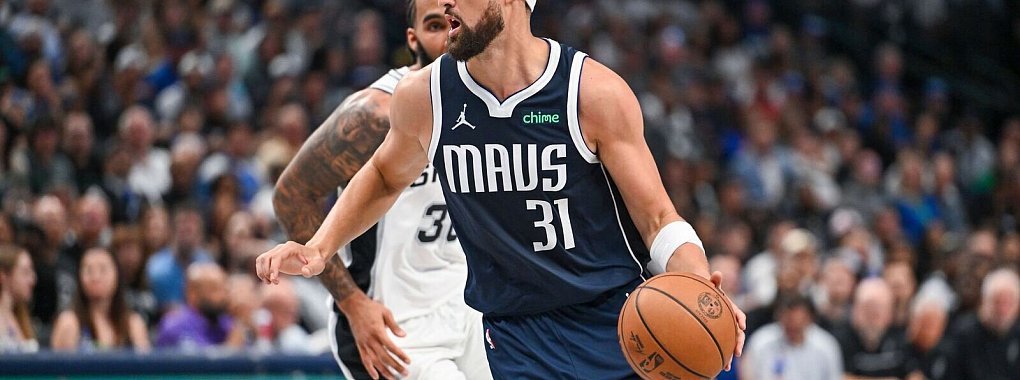 Starkes Debüt für die Dallas Mavericks: Klay Thompson. - © Albert Pena/AP/dpa