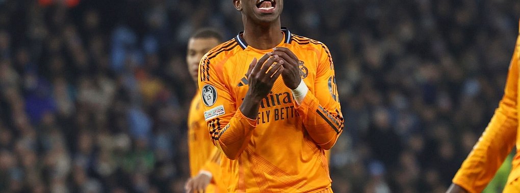 Vinicius Junior von Real Madrid wurde vor dem Spiel bei Manchester City von den Fans des Gastgebers verhöhnt. - © Darren Staples/AP/dpa