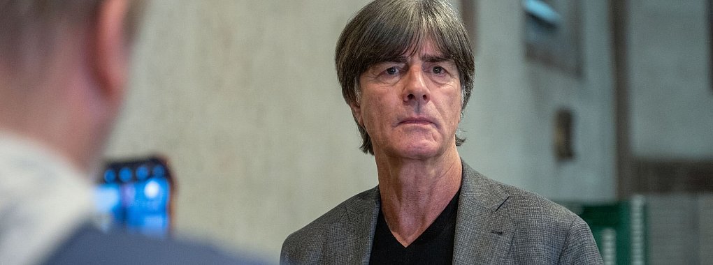 Löw will noch nicht endgültig Schluss machen. - © Helena Dolderer/dpa