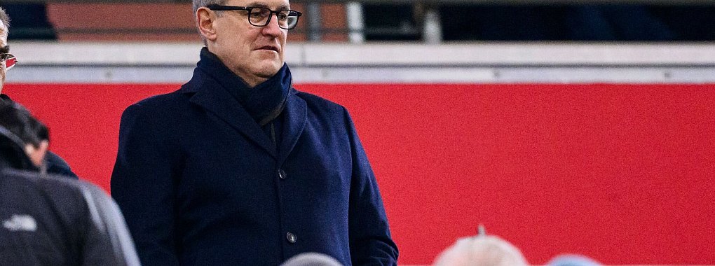 Steht angeblich beim FC Bayern unter Druck: Vorstandschef Jan-Christian Dreesen. - © Tom Weller/dpa