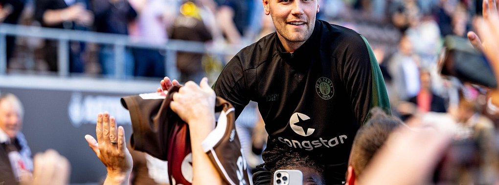 Trainer Fabian H&uuml;rzeler schlie&szlig; sich dem Premier-League-Club Brighton & Hove Albion an. - &copy; Axel Heimken/dpa