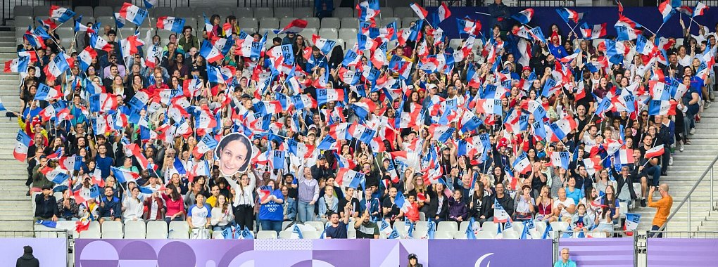 Die Fans im Stade de France haben Transgender-Sprinterin Valentina Petrillo positiv in Empfang genommen. - &copy; Julian Stratenschulte/dpa