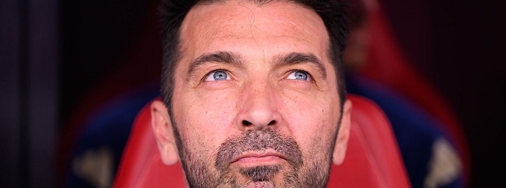 Italiens Sportchef Gianluigi Buffon sieht die Azzurri gewappnet für das Duell mit dem DFB-Team. - © Robert Michael/dpa