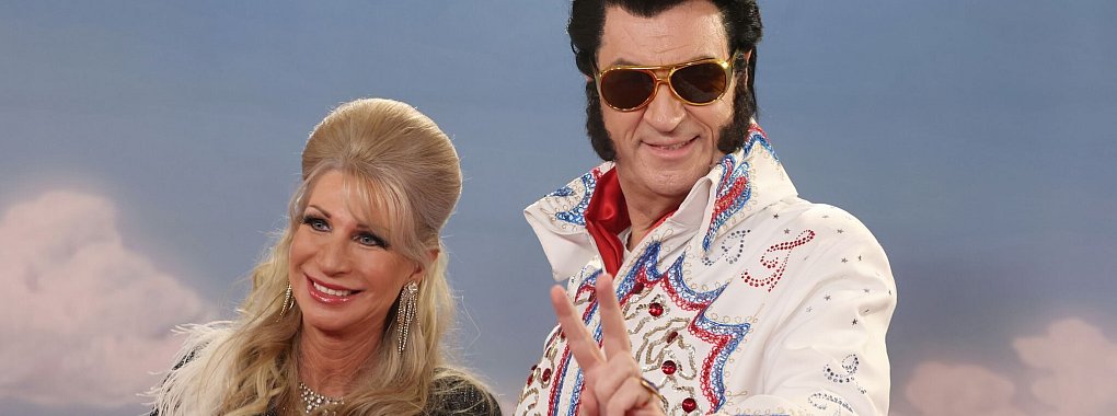 Fastnacht in Franken - und Bayerns Regierungschef Markus Söder schlüpft in die Rolle von Elvis Presley. - © Karl-Josef Hildenbrand/dpa