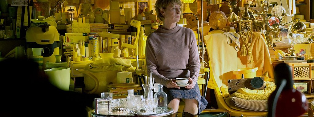 Marlen (Corinna Harfouch) ist eine leidenschaftliche Sammlerin. - &copy; 2020 Bernd Spauke/WDR/dpa