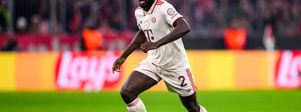 Dayot Upamecano dreht nach einer Knieverletzung wieder erste Laufrunden. - © Tom Weller/dpa