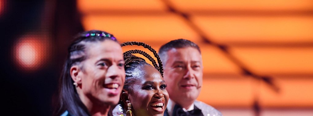 Eine feste Konstante: Die Jury-Mitglieder Jorge González (l-r), Motsi Mabuse und Joachim Llambi. - © Rolf Vennenbernd/dpa