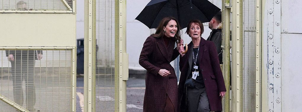 Die britische Prinzessin Kate besuchte die Mutter-Baby-Abteilung eines Gefängnisses. - © Phil Noble/POOL REUTERS/AP/dpa