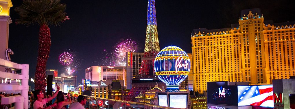 Auf die Formel 1 wartet womöglich die WM-Entscheidung in Las Vegas. - © Chase Stevens/AP/dpa