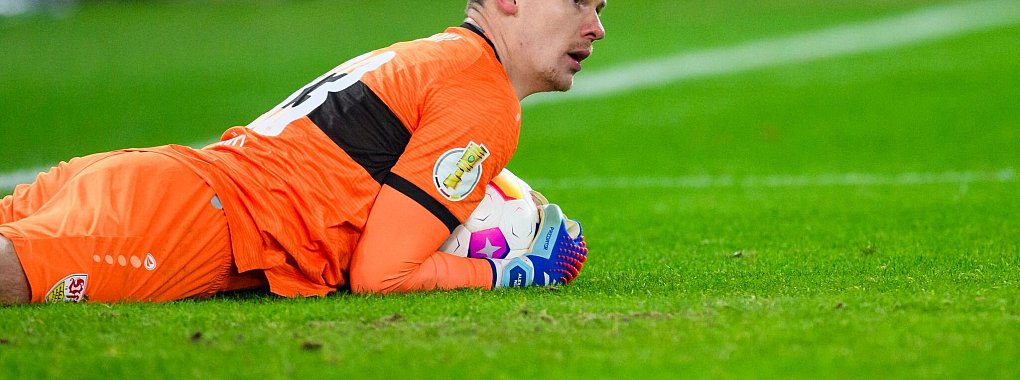 Will ins Bayern-Tor: Stuttgarts Alexander Nübel - © Tom Weller/dpa