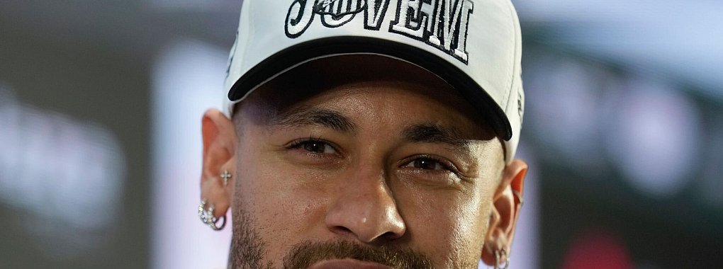 Wird kritisiert wegen Karneval-Teilnahme: Brasiliens Fußball-Star Neymar. - © Andre Penner/AP/dpa